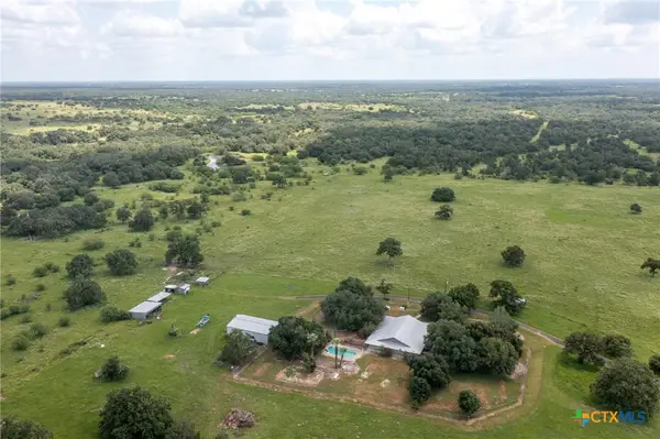 1371 Fannin Oaks Road, Victoria, TX 77905