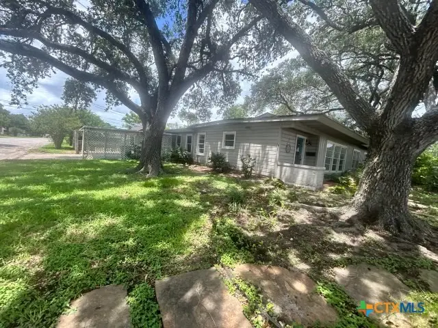 702 E Mesquite Lane, Victoria, TX 77901 - Image #2