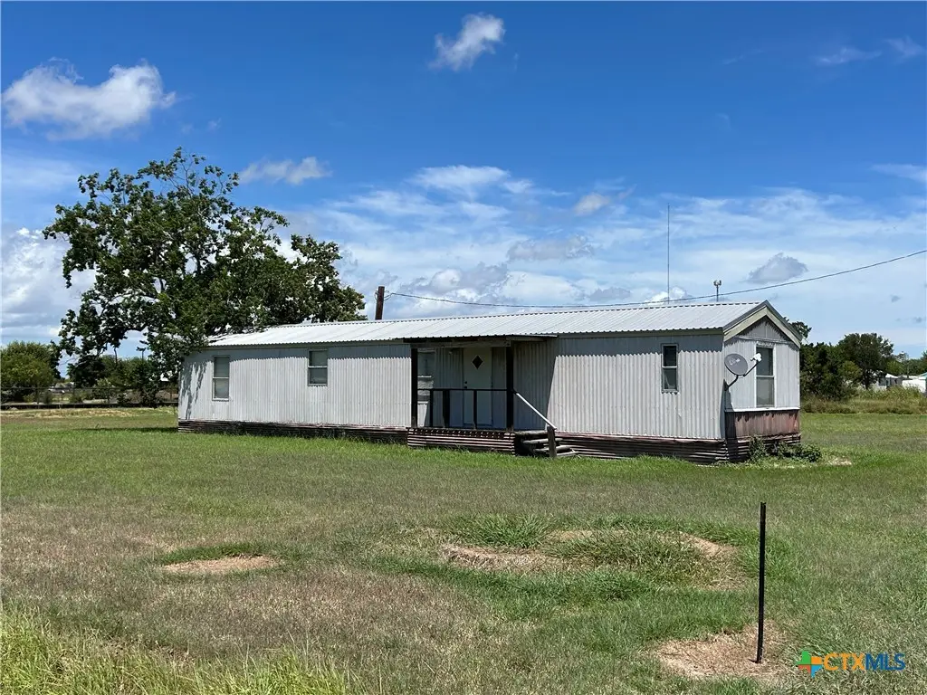 204 N 4th Street, Seadrift, TX 77983 - Image #1