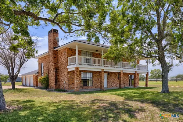 2745 Holub Road, Schulenburg, TX 78956