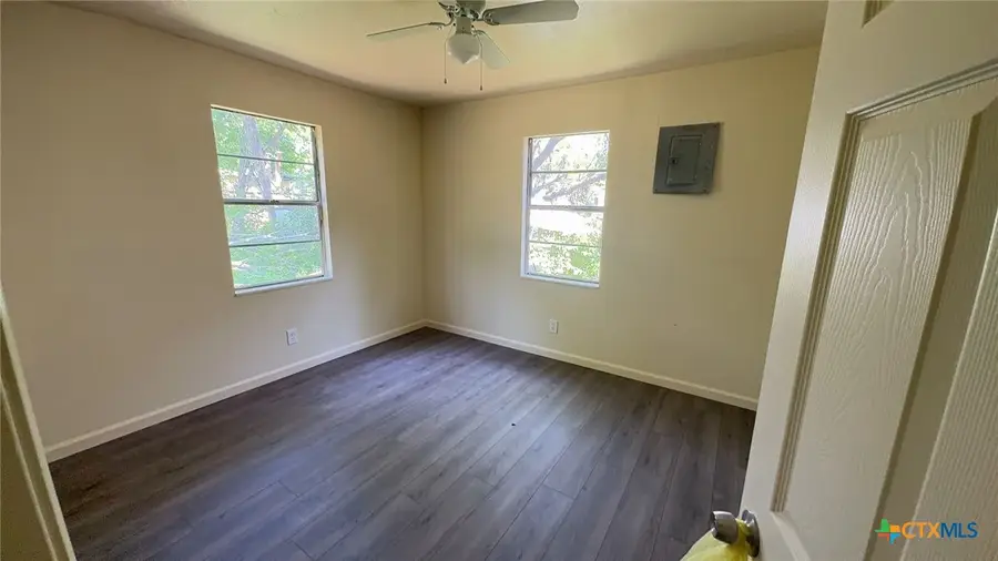 1428 E Avenue E, Temple, TX 76501 - #3