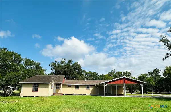 311 Carver Street, Edna, TX 77957