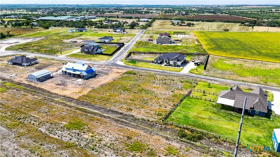 305 Farmhouse Drive, Marion, TX 78124 - Image #3