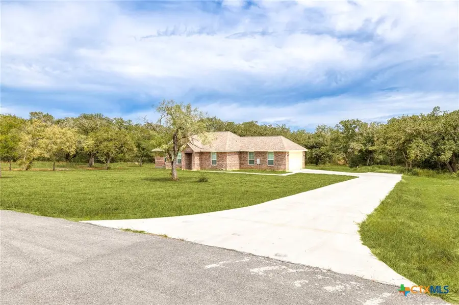 446 Post Oak Street, Gonzales, TX 78629 - Image #2