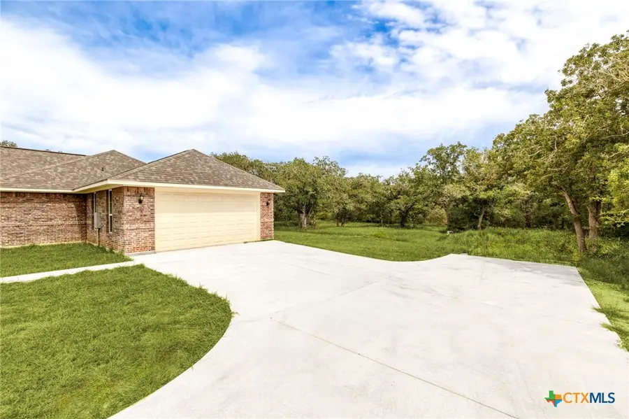446 Post Oak Street, Gonzales, TX 78629 - Image #3