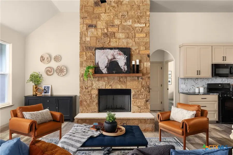 417 S Blanco Street, Lockhart, TX 78644 - Image #2