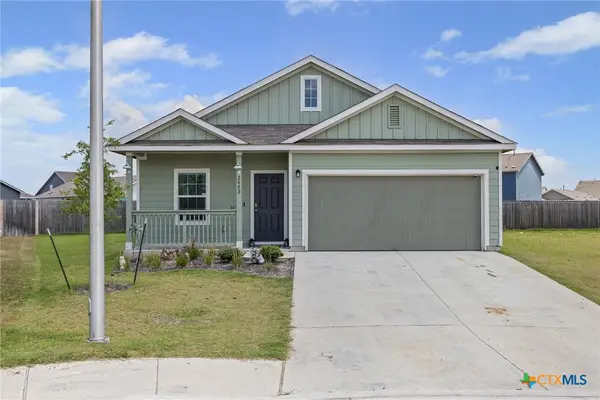 2402 Sunray Court, Lockhart, TX 78644