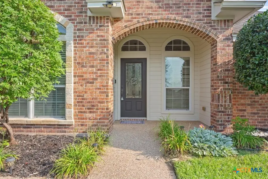 203 Silver Spur Trail, McGregor, TX 76657 - Image #3