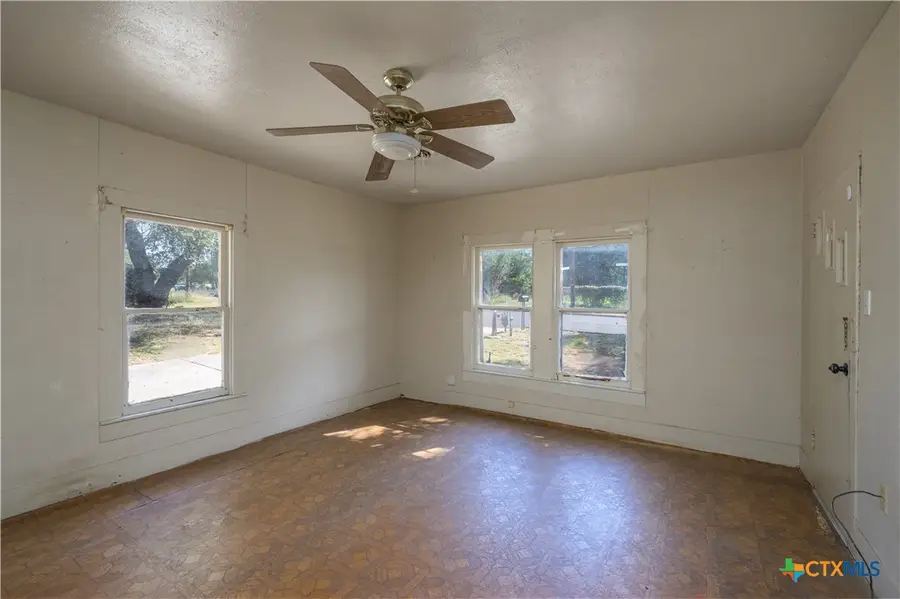 908 Campbell Street, Lampasas, TX 76550 - Image #3