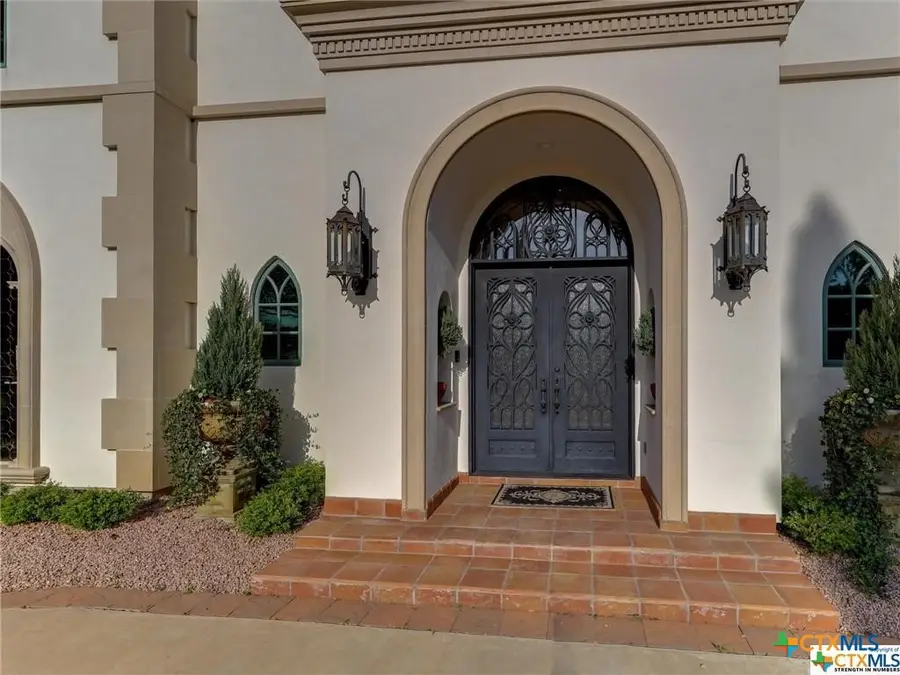 208 Creekridge Dr., Victoria, TX 77904 - Image #2