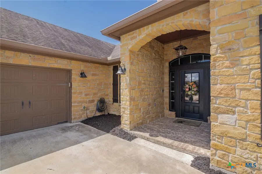 205 Pebble Brook, Victoria, TX 77904 - Image #3