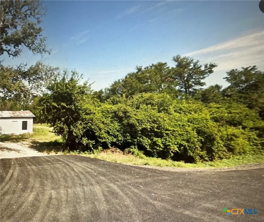 3004 N Travis Avenue, Cameron, TX 76520 - Image #2