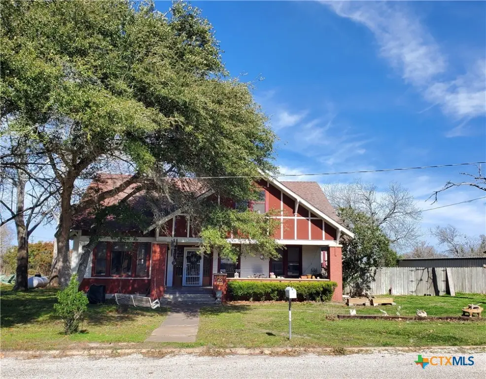 422 W North Main Street, Flatonia, TX 78941 - Image #1