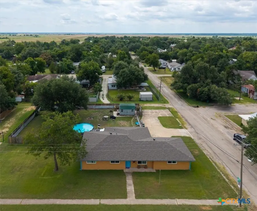 203 E Main Street, Rosebud, TX 76570 - Image #3