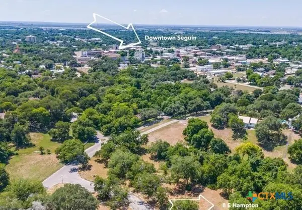 8 E Hampton Drive, Seguin, TX 78155