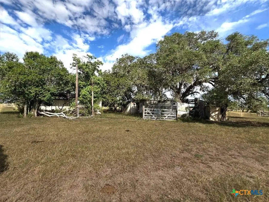 293 County Road 460, Hallettsville, TX 77964 - Image #3