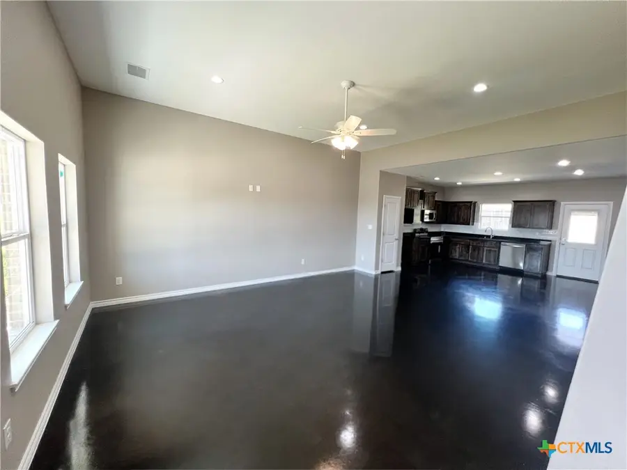 1218 Stone Valley Drive, Lampasas, TX 76550 - Image #2