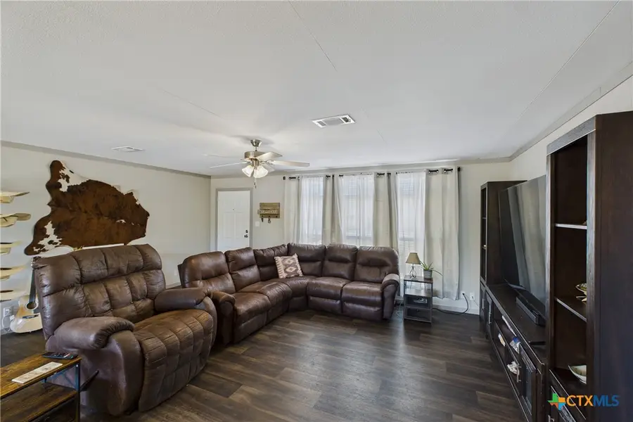 200 Sterling Road, Seguin, TX 78155 - Image #3