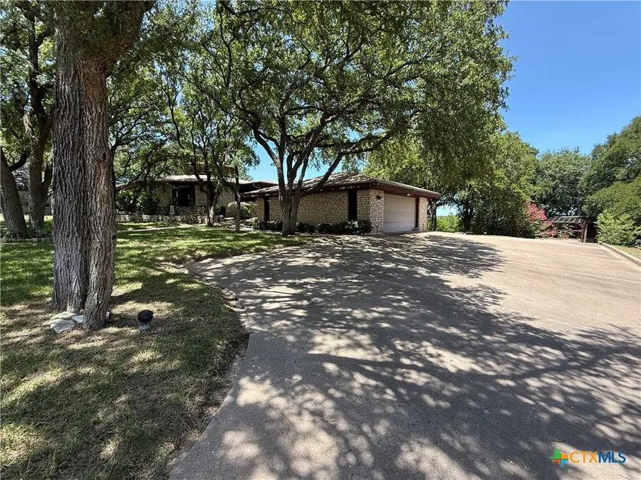 201 Dodds Creek Drive, Gatesville, TX 76528 - Image #3