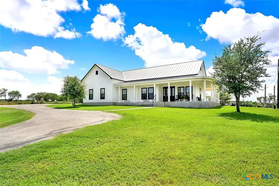 149 County Road 256, Floresville, TX 78114 - Image #2