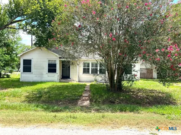 311 E Putnam, Ganado, TX 77962