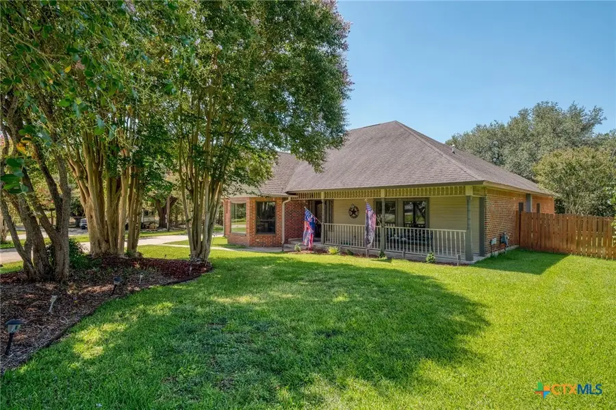 170 Oak Creek Circle, Luling, TX 78648 - Image #2