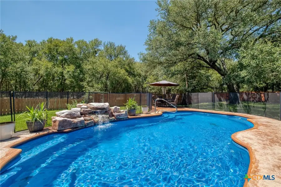 170 Oak Creek Circle, Luling, TX 78648 - Image #3