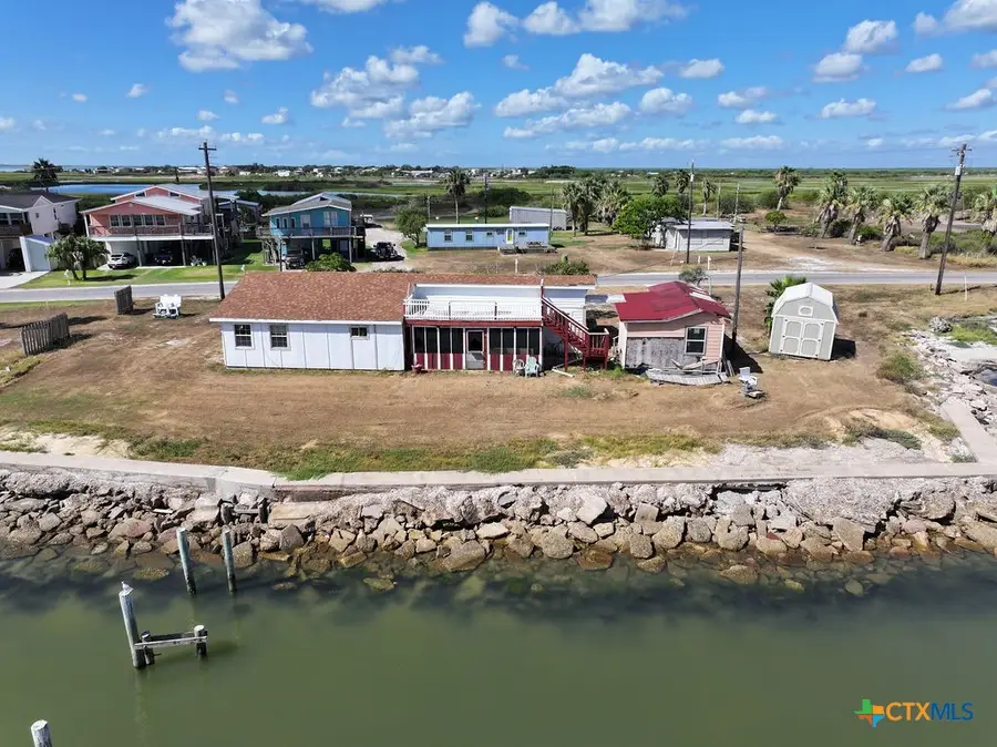 213 S Ocean Drive, Port Lavaca, TX 77979 - Image #2