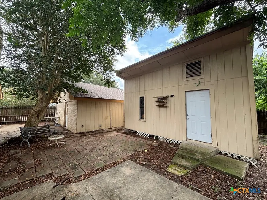 115 Bowling Green Drive, Victoria, TX 77904 - Image #2