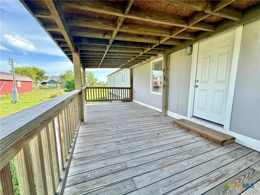 1003 W Toledo Street, Seadrift, TX 77983 - Image #3