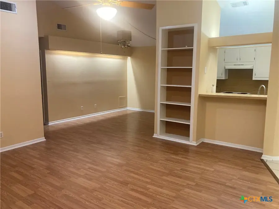 406 Rattan Drive, Victoria, TX 77901 - Image #3