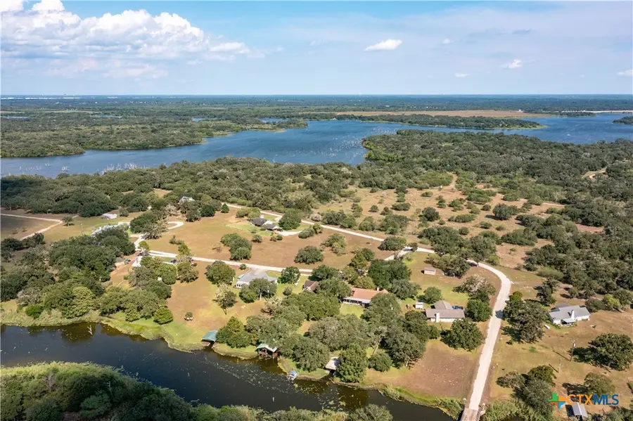 43 Twin Lakes Circle, Victoria, TX 77905 - Image #3