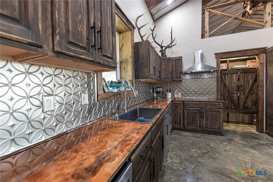 10309 County Road 1, Hallettsville, TX 77964 - Image #3