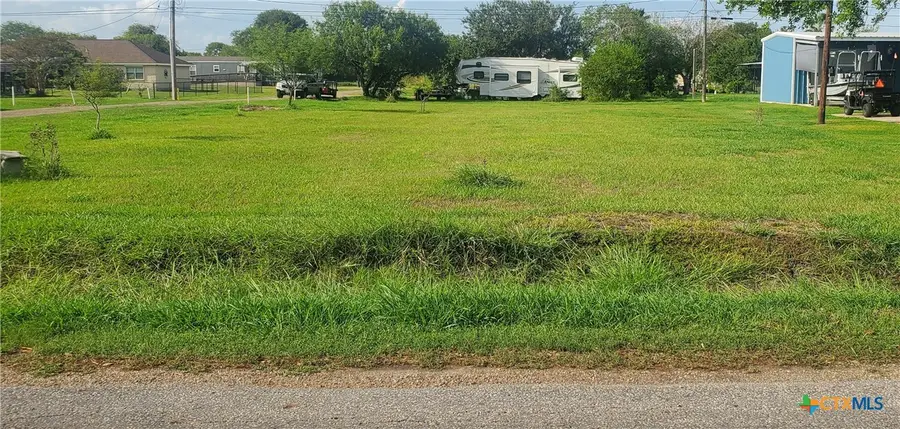 608 W Washington Avenue, Seadrift, TX 77983 - Image #2