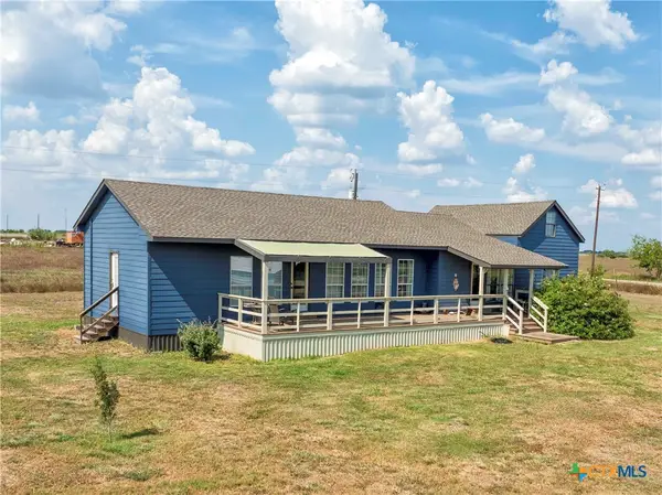 398 County Road 264, Moulton, TX 77975