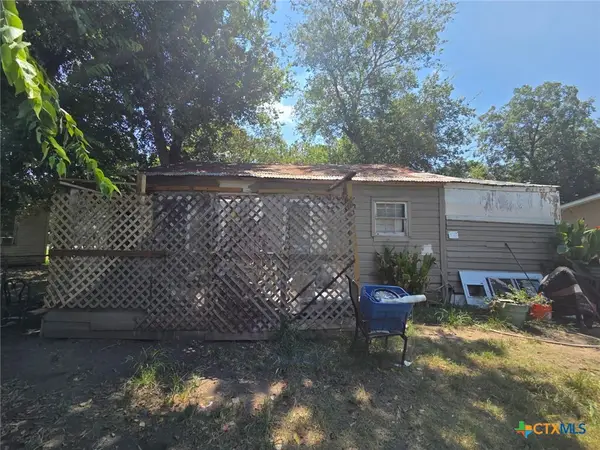 209 E Church Street, Edna, TX 77957