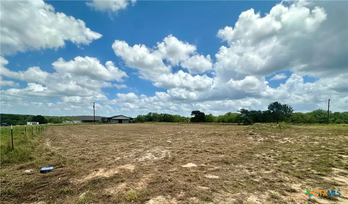 713 Sunrise Lane, La Vernia, TX 78121 - Image #1