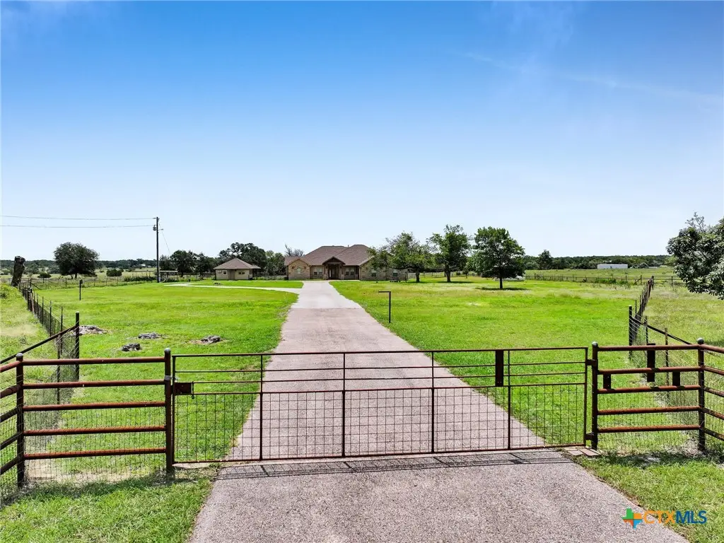 301 County Road 253, Bertram, TX 78605 - Image #1