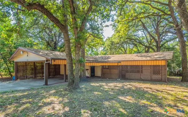 574 Oaklawn Drive, Rockdale, TX 76567