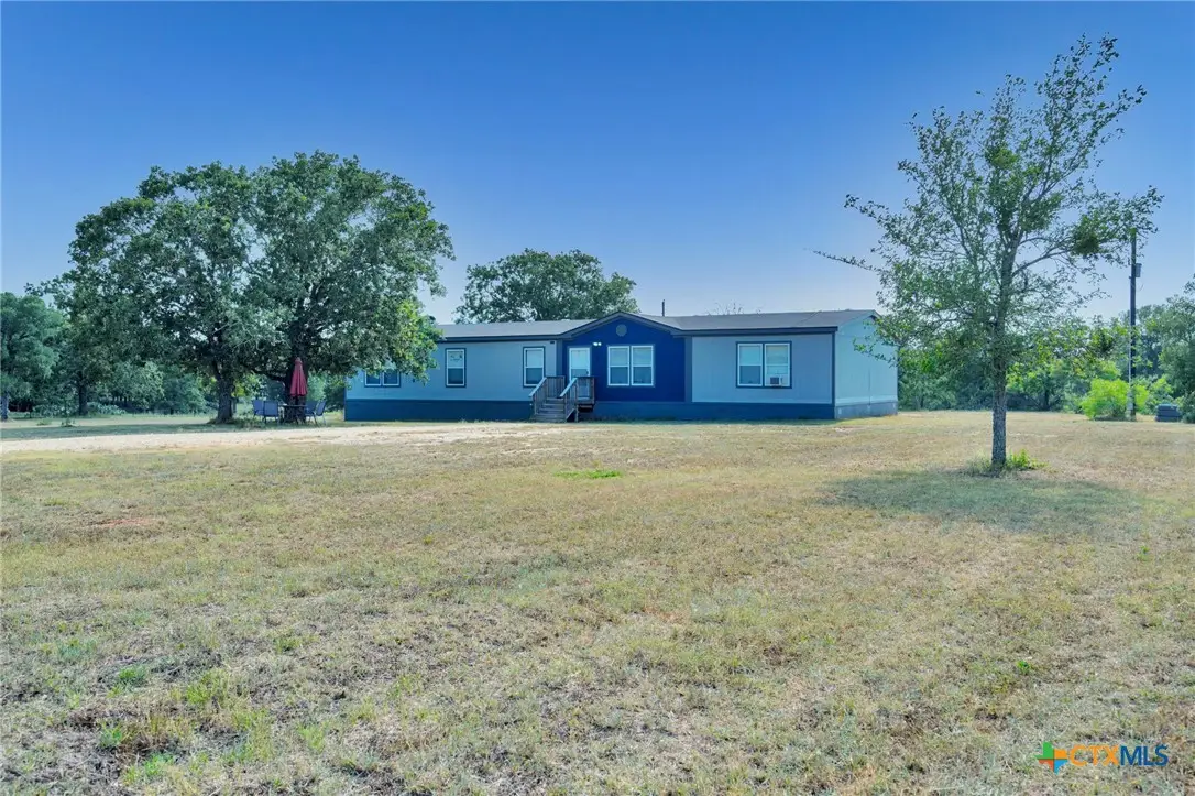 400 Woody Hollow Road, Luling, TX 78648 - Image #1