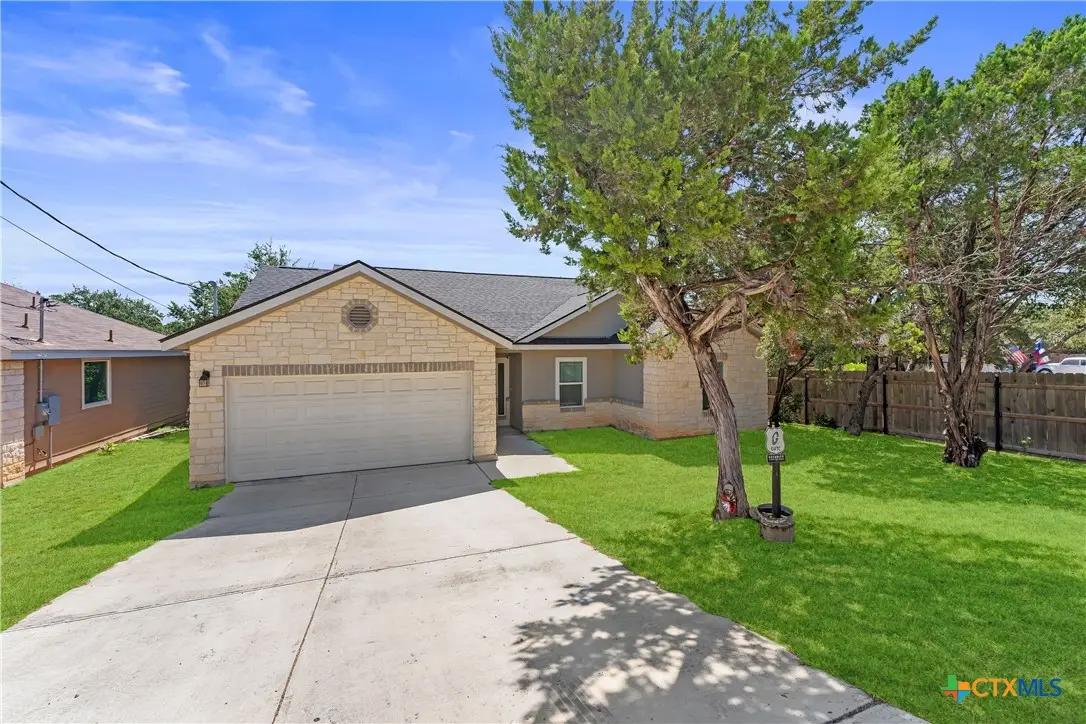 466 Eastview Drive, Canyon Lake, TX 78133 - Image #1