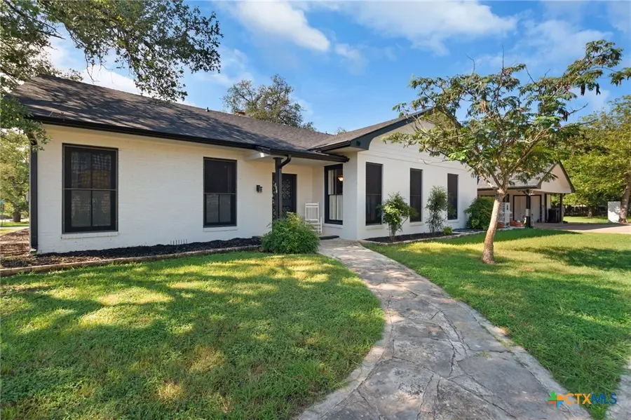 106 S Howe Street, Lampasas, TX 76550 - Image #2