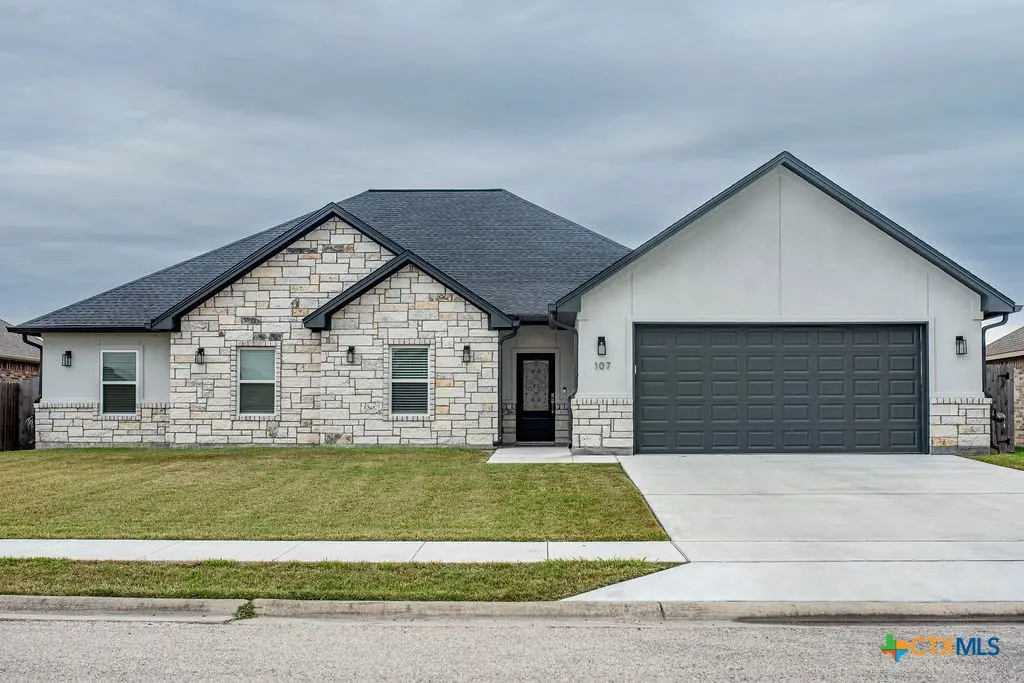 107 Opal Way, Port Lavaca, TX 77979 - Image #1