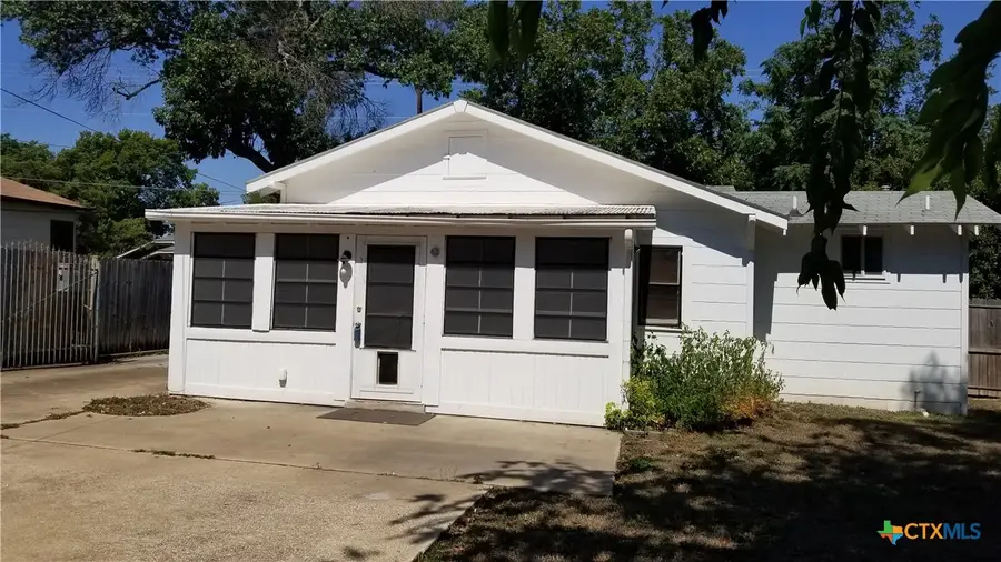 1123 W Coll Street, New Braunfels, TX 78130 - Image #3