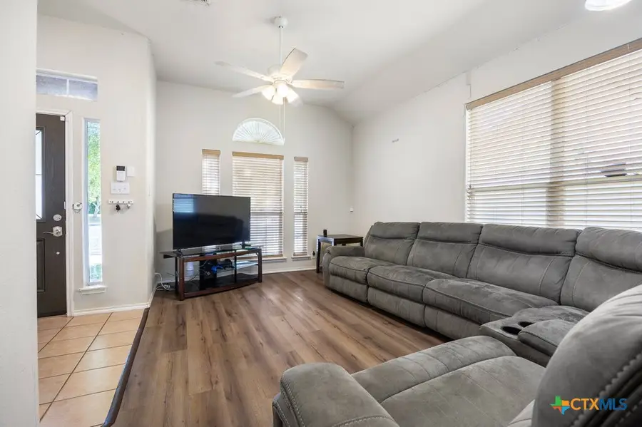 5704 Mahogany Bay, Schertz, TX 78108 - Image #2