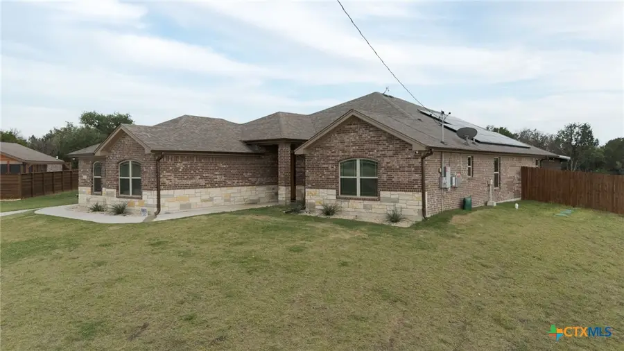 125 Savage Circle, Kempner, TX 76522 - Image #2