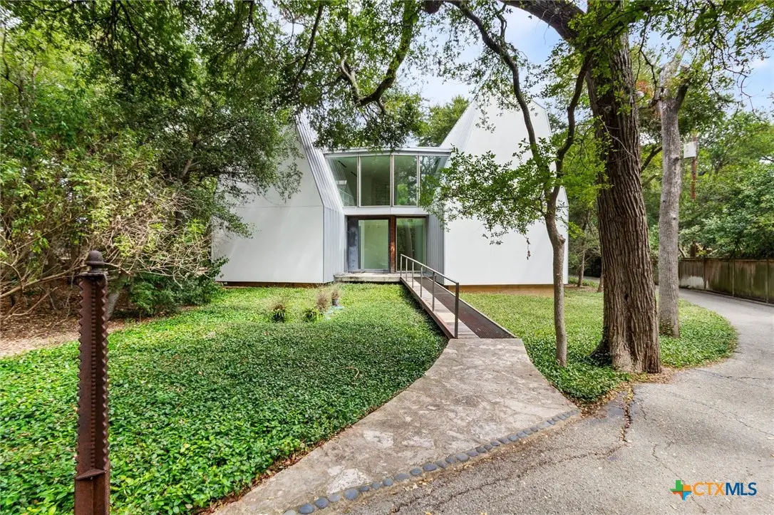 708 Snyder Hill Drive, San Marcos, TX 78666 - Image #1