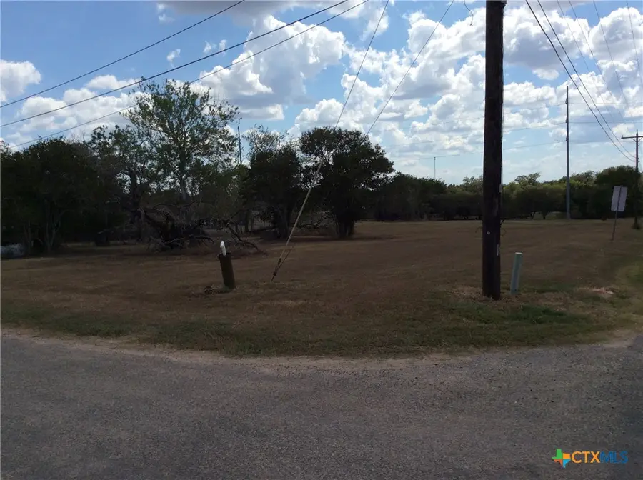 814 Baldwin Street, Yoakum, TX 77995 - Image #3