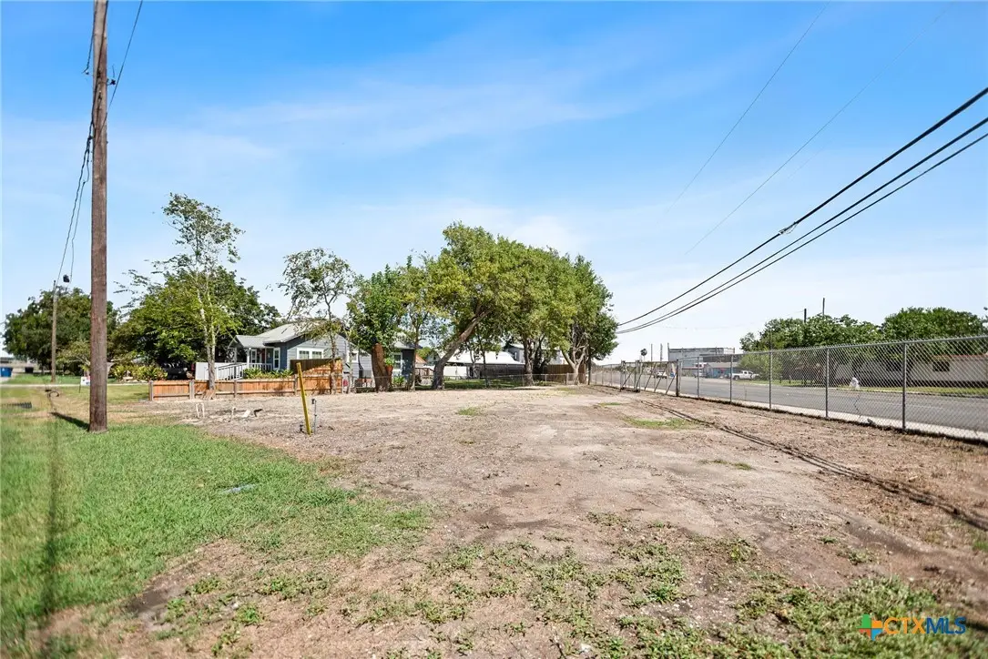 523 Broadway Street, Port Lavaca, TX 77979 - Image #1