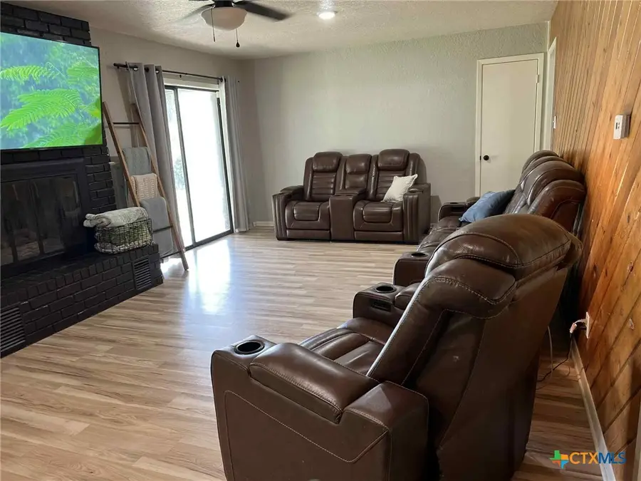 901 N Central, Cameron, TX 76520 - Image #3